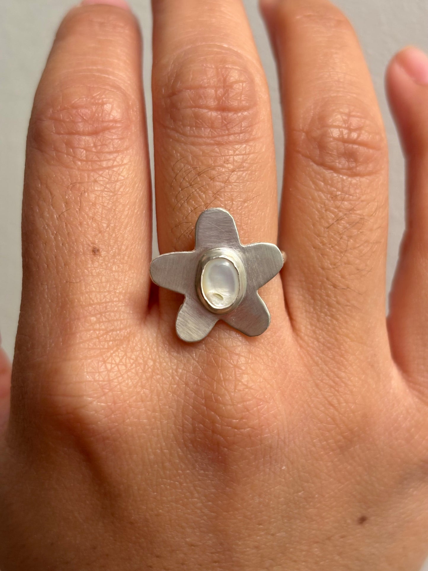 Mother of Pearl Flower Ring