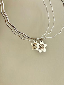 Swirly Daisy Necklace