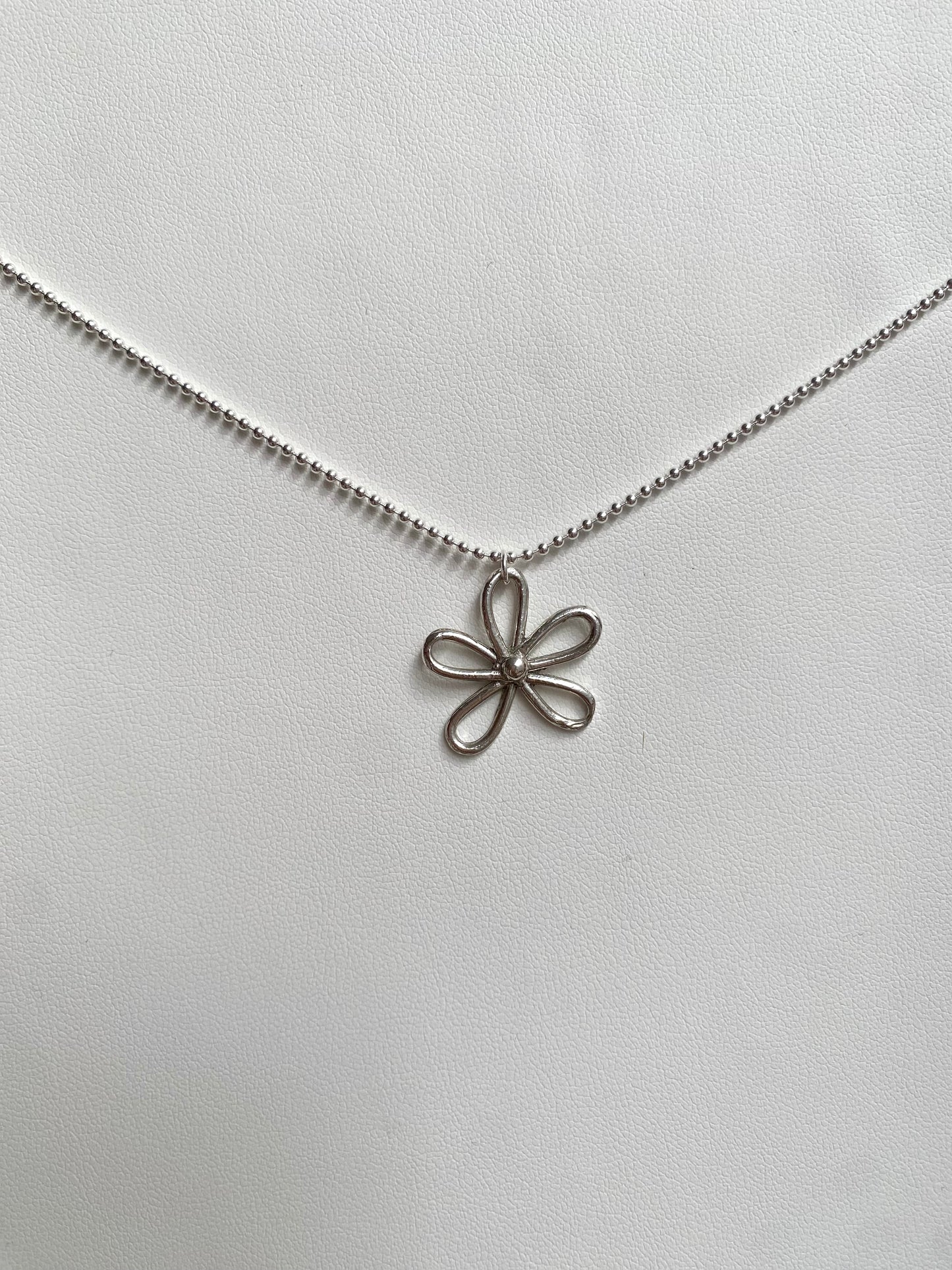 Mini Daisy Pendant